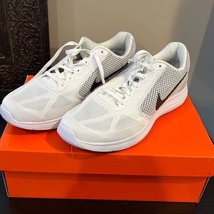 Nike size 11 womens, brand new